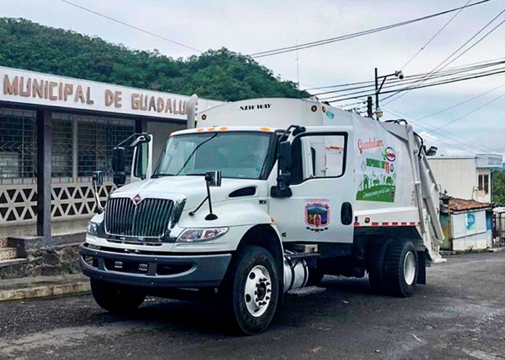 New Way Cobra Refuse Truck Delivered To El Salvador