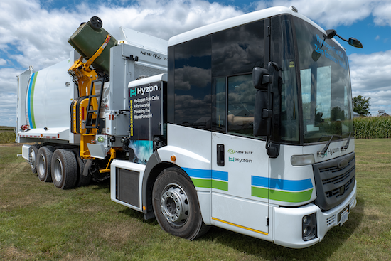 New Way and Hyzon debuted North America’s first hydrogen fuel cell-powered electric refuse vehicle (FCEV) at Waste Expo in Las Vegas in May.